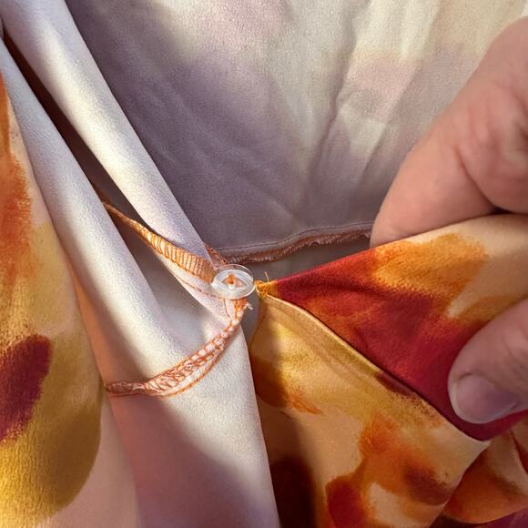 ASOS DESIGN Curve satin long sleeve wrap front mini dress orange abstract print - Picture 9 of 14